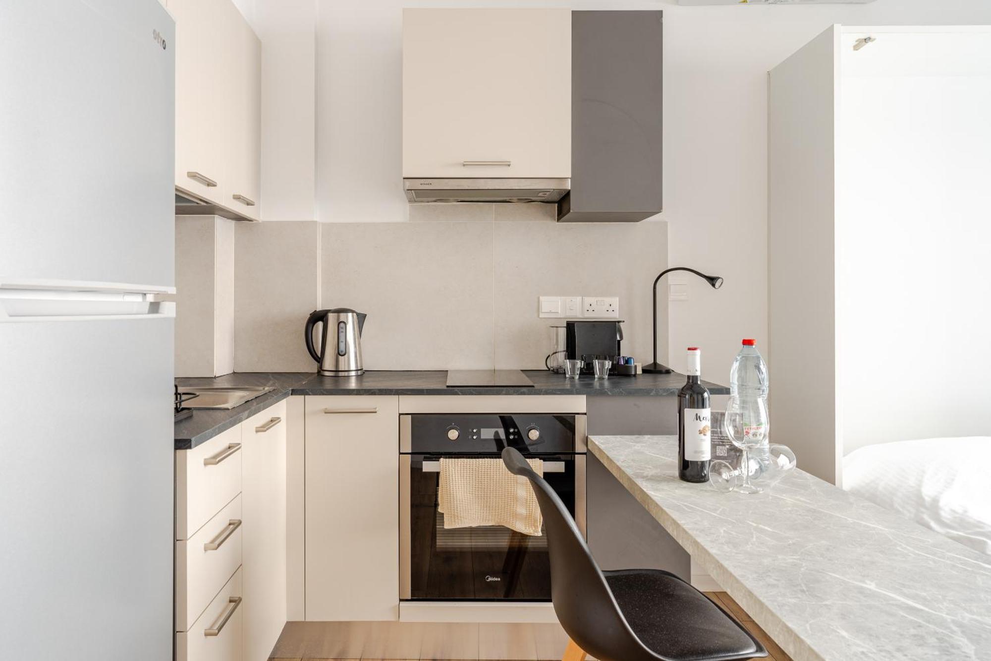 Ferienwohnung Yamas Urban Living Spiridonos Limassol Exterior foto