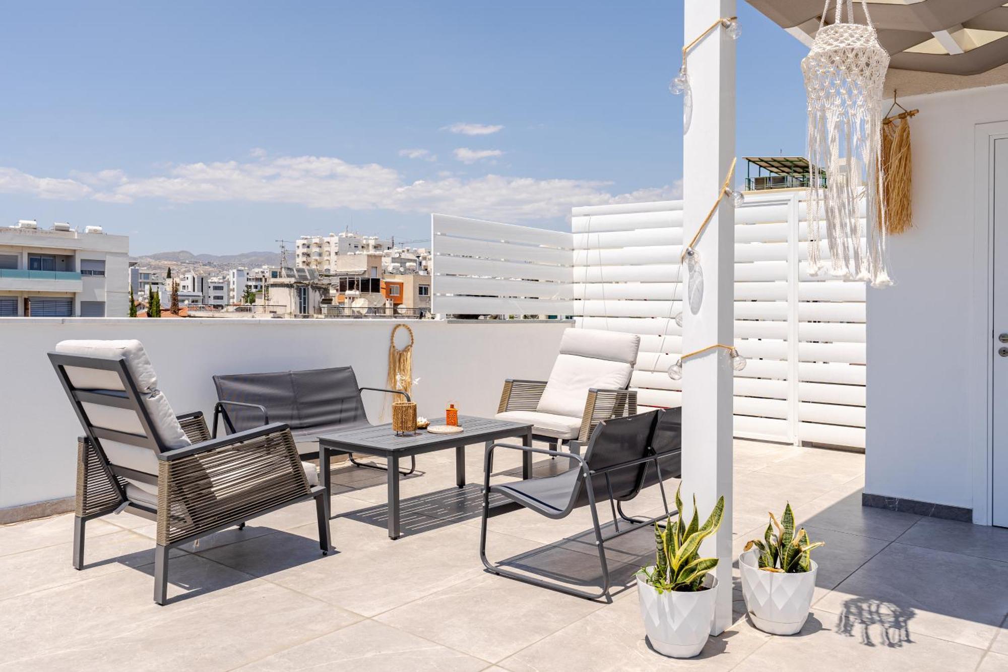 Ferienwohnung Yamas Urban Living Spiridonos Limassol Exterior foto