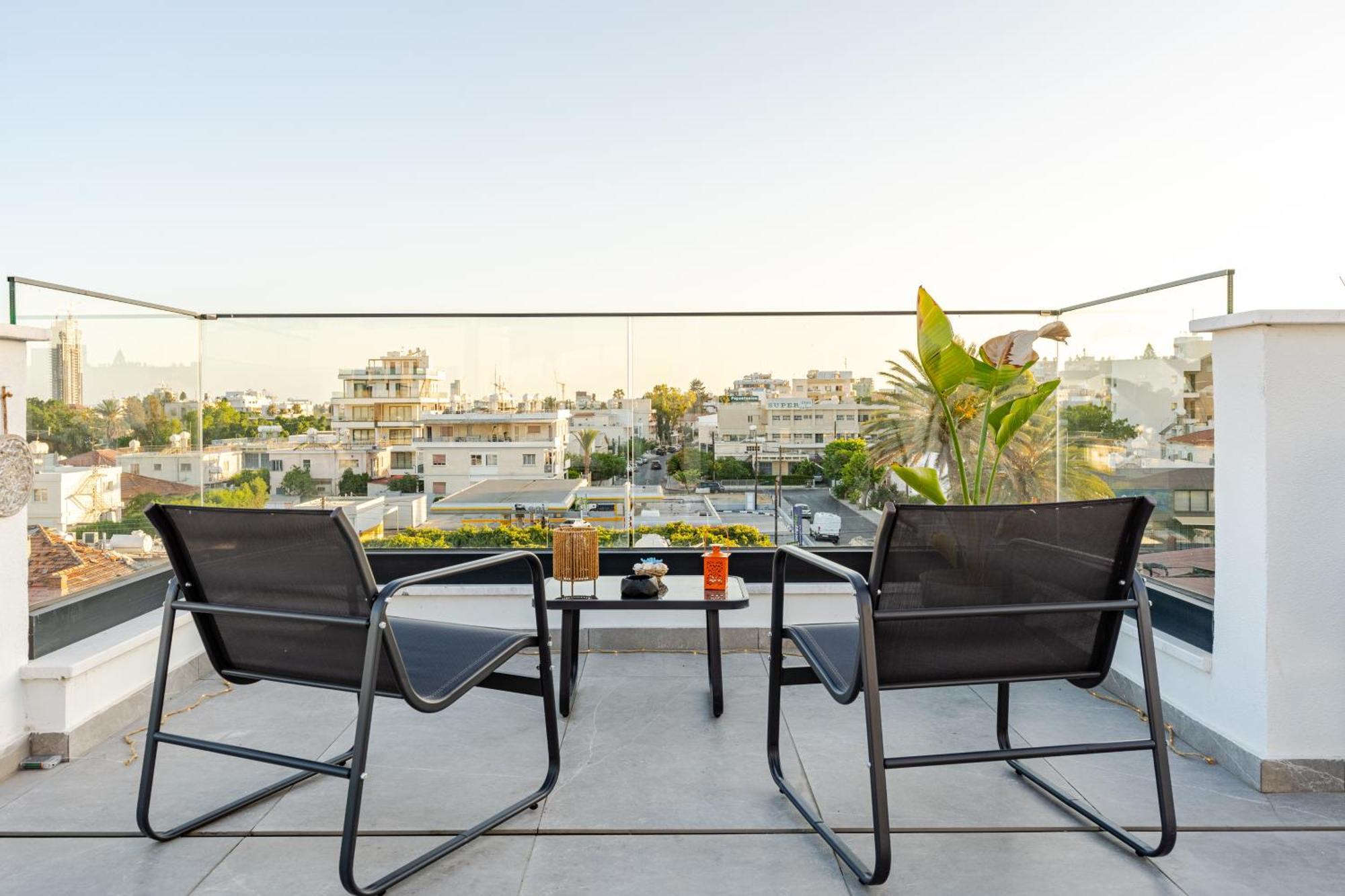 Ferienwohnung Yamas Urban Living Spiridonos Limassol Exterior foto